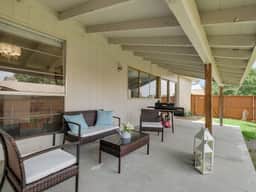 Remodeled 3 bedroom with central location Carrollton - Image 5