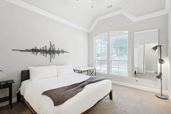 3 BR Modern Stay minutes away from DFW Airport - Image 2