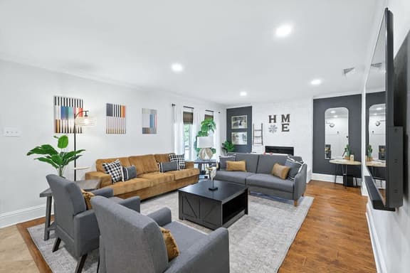 4BR Gem Near Trails - Image 1